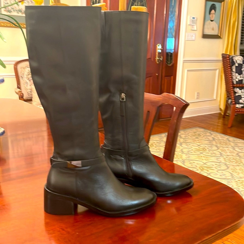 Designer L.Paola Kamille Full Leather Boots! Brand New!